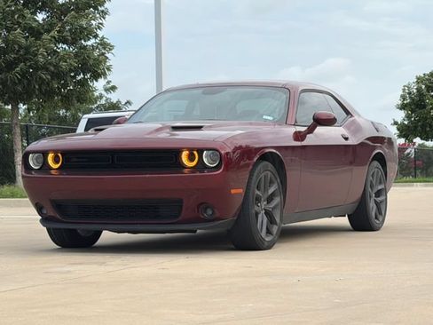 Used 2023 Dodge Challenger SXT w/ Blacktop Package RWD image 3