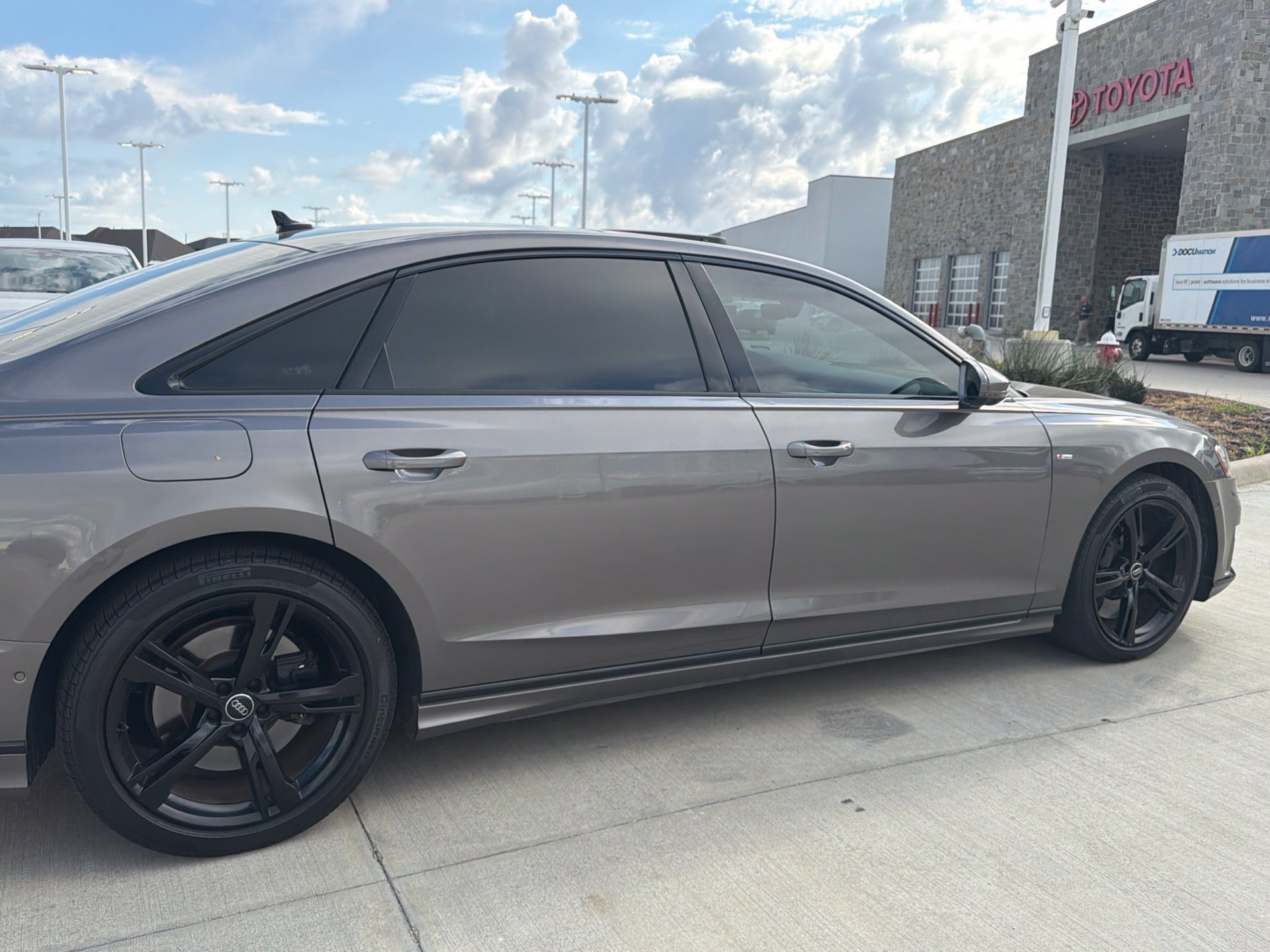 Used 2021 Audi A8 L 4.0T AWD/4WD image 2