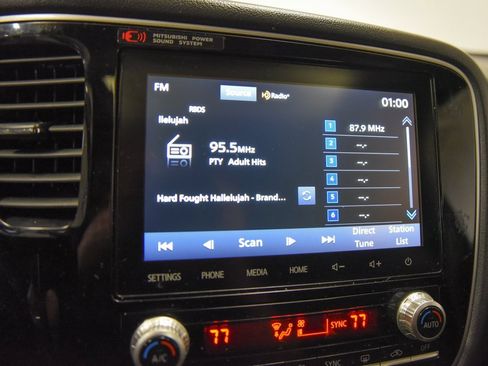 Used 2021 Mitsubishi Outlander SEL image 18