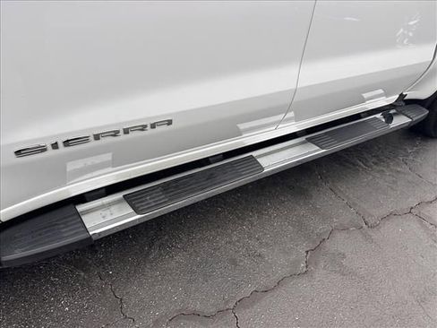 Used 2022 GMC Sierra 1500 SLT w/ SLT Premium Plus Package image 13