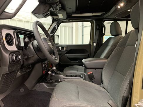 Used 2026 Jeep Wrangler Unlimited Sport AWD/4WD image 17