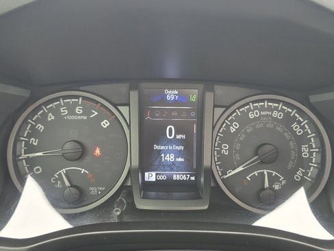 Certified 2019 Toyota Tacoma TRD Off-Road AWD/4WD image 29