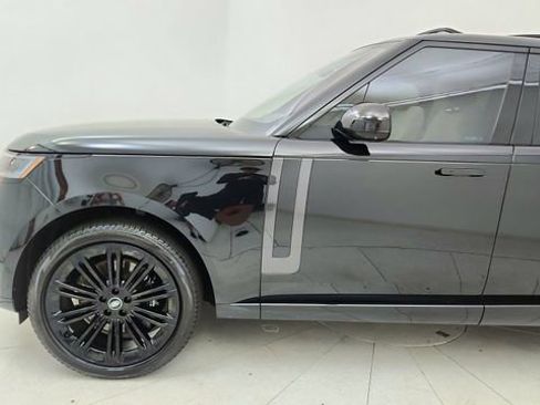 Used 2023 Land Rover Range Rover SE AWD/4WD image 9