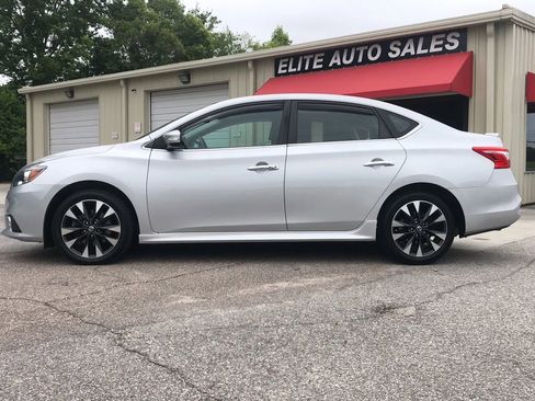Used 2017 Nissan Sentra SR Turbo w/ SR Turbo Premium Package FWD image 10