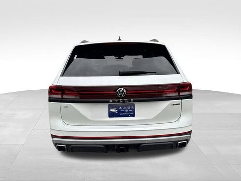 New 2026 Volkswagen Atlas Peak Edition AWD/4WD image 4