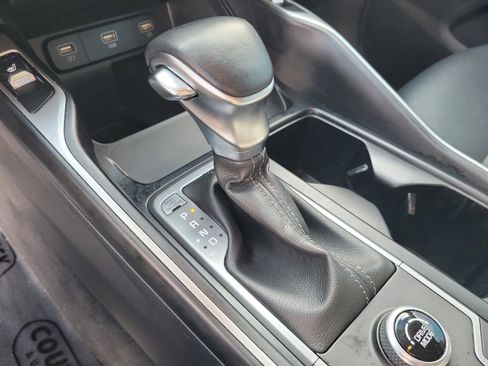 Used 2022 Kia Sorento S image 31