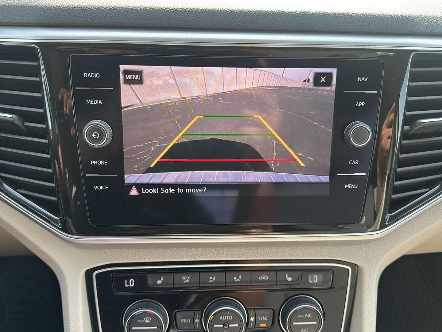 Used 2019 Volkswagen Atlas SEL AWD/4WD image 18