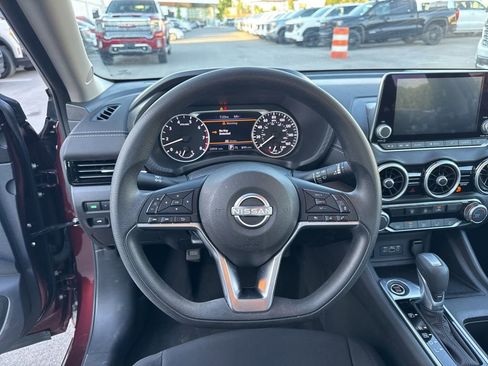 Used 2025 Nissan Sentra SV FWD image 12