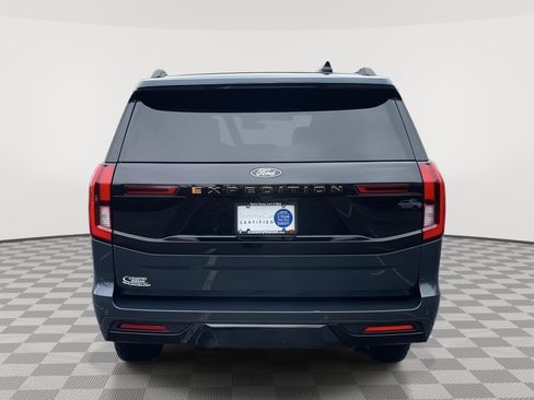 Used 2025 Ford Expedition Tremor AWD/4WD image 4