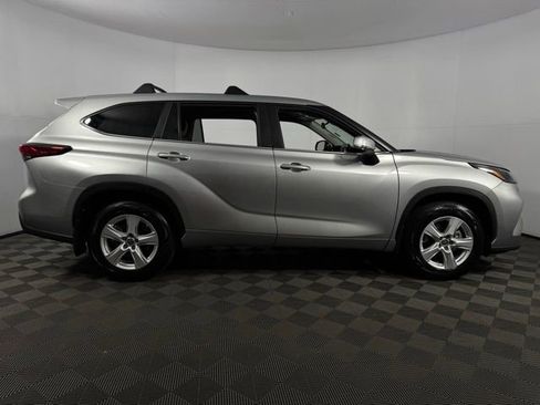 Used 2023 Toyota Highlander LE image 10
