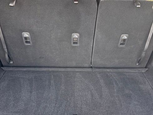 Used 2025 Nissan Pathfinder SL image 15