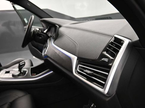 Used 2022 BMW X5 sDrive40i w/ Premium Package RWD image 16