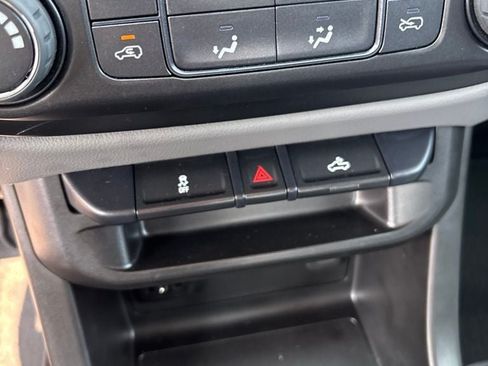 Used 2022 Chevrolet Colorado W/T RWD image 20