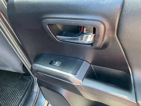 Used 2020 Toyota Tacoma TRD Off-Road w/ Technology Package AWD/4WD image 61