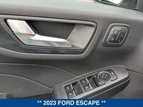 Certified 2023 Ford Escape ST-Line Elite AWD/4WD image 11
