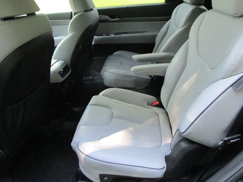 Used 2024 Hyundai Palisade SEL w/ Premium Package FWD image 23