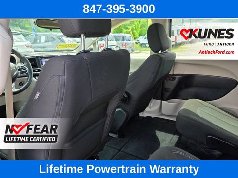 Used 2023 Chrysler Voyager LX FWD image 24