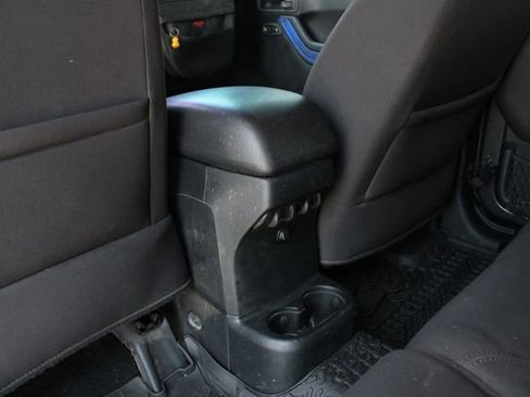 Used 2017 Jeep Wrangler Unlimited Sport image 21