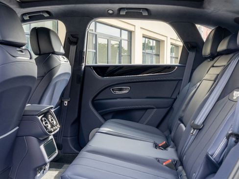 New 2025 Bentley Bentayga image 39