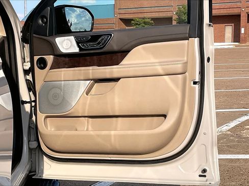 Used 2022 Lincoln Navigator Reserve AWD/4WD image 26