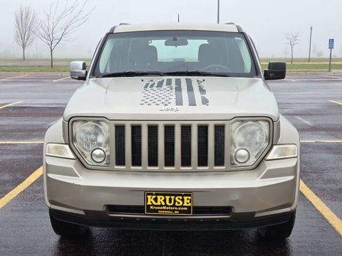 Used 2011 Jeep Liberty Sport AWD/4WD image 9