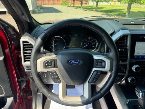 Used 2019 Ford F150 Lariat w/ Equipment Group 502A Luxury AWD/4WD image 18