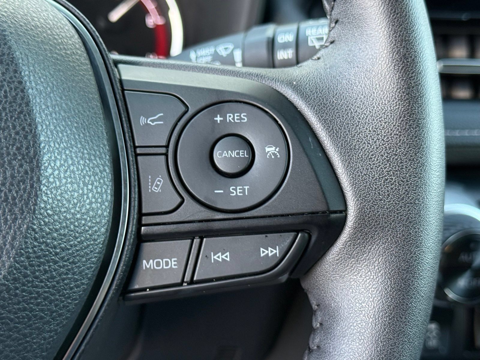 Used 2025 Toyota RAV4 XLE Premium w/ Weather Package AWD/4WD image 30