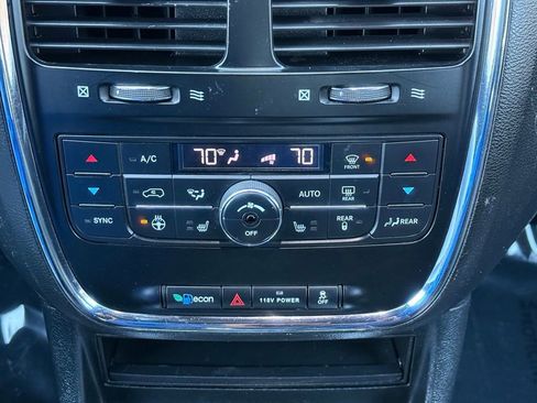 Used 2018 Dodge Grand Caravan GT FWD image 29