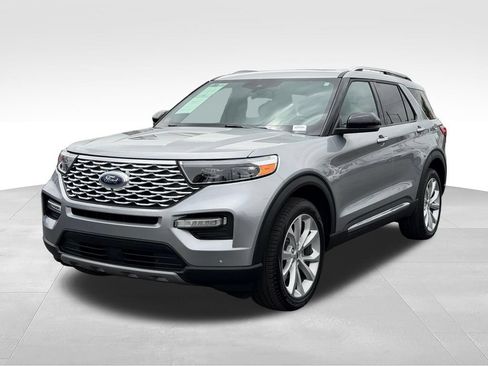 Used 2024 Ford Explorer Platinum w/ Technology Package AWD/4WD image 3