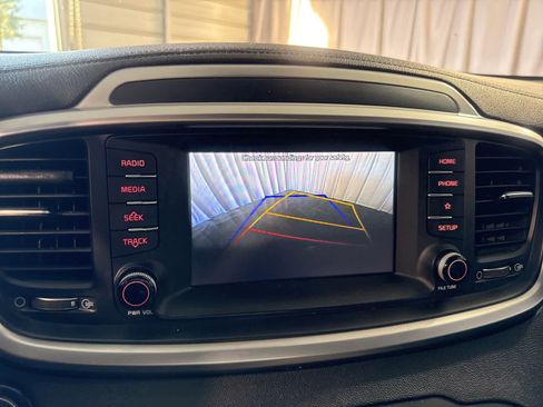 Used 2020 Kia Sorento EX FWD image 30
