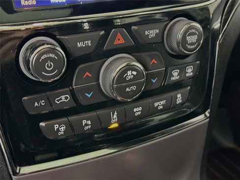 Used 2019 Jeep Grand Cherokee Limited X image 18