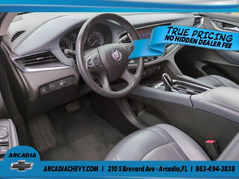 Used 2021 Buick Enclave Essence FWD image 2