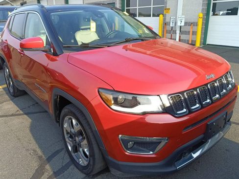 Used 2018 Jeep Compass Limited w/ Navigation Group AWD/4WD image 3