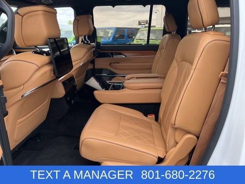 Used 2022 Jeep Grand Wagoneer Series III w/ Rear Seat Video Group 1 AWD/4WD image 37