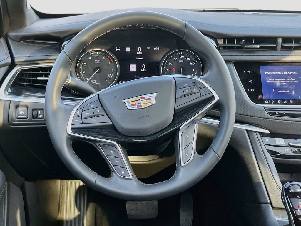 Used 2025 Cadillac XT5 Premium Luxury w/ Technology Package AWD/4WD image 24
