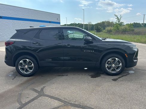 Used 2025 Chevrolet Blazer LT AWD/4WD image 7