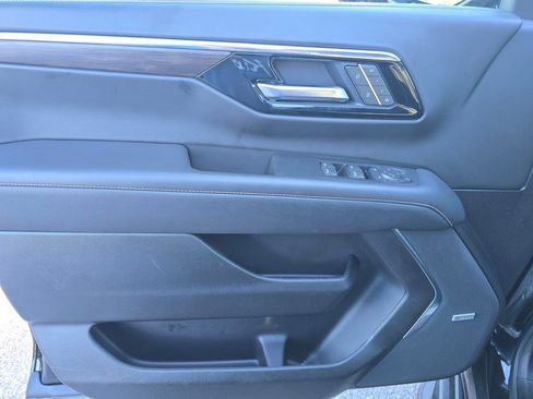 Used 2025 Chevrolet Tahoe Premier image 10