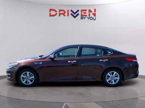Used 2016 Kia Optima LX image 2
