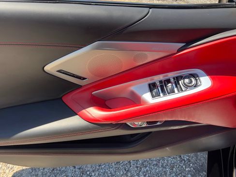 Used 2022 Chevrolet Corvette Stingray Premium Conv w/ Z51 Performance Package RWD image 34