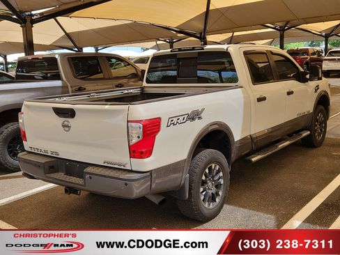 Used 2018 Nissan Titan PRO-4X w/ Pro-4x Convenience Package AWD/4WD image 6
