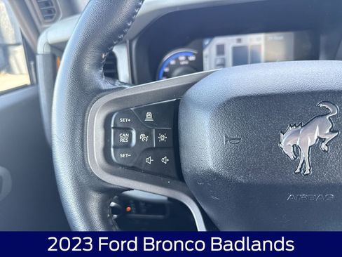 Used 2023 Ford Bronco Badlands AWD/4WD image 18