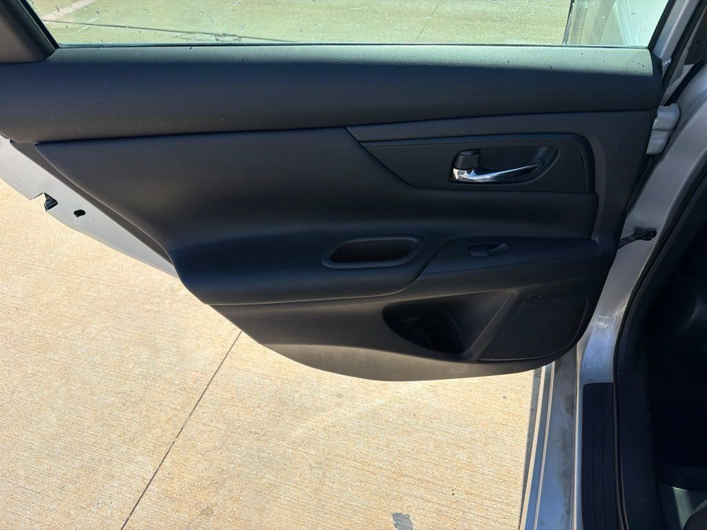 Used 2016 Nissan Altima 2.5 S w/ Power Driver Seat Package FWD image 14