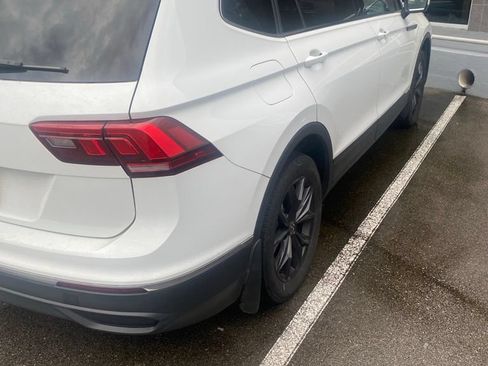 Used 2024 Volkswagen Tiguan SE FWD image 3
