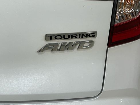 Used 2021 Honda Pilot Touring image 11