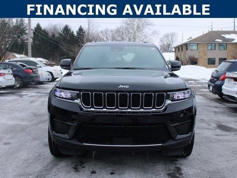 Used 2025 Jeep Grand Cherokee Laredo w/ Luxury Tech Group I image 3