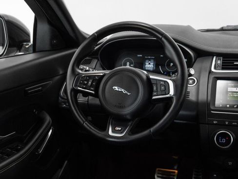 Used 2019 Jaguar E-PACE R-Dynamic SE image 14