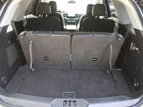 Used 2022 Ford Explorer Limited image 8