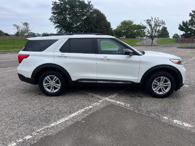 Used 2023 Ford Explorer XLT w/ Equipment Group 202A AWD/4WD image 12