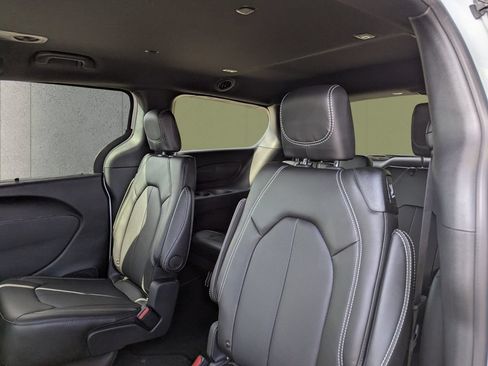 New 2026 Chrysler Pacifica Select w/ S Appearance Package FWD image 9