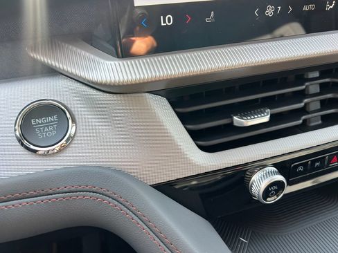 New 2026 Ford Explorer Active RWD image 28